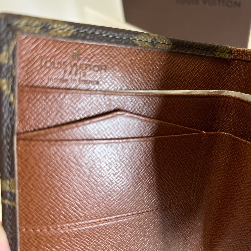 Authentic Louis Vuitton monogram compact wallet - Picture 2 of 7